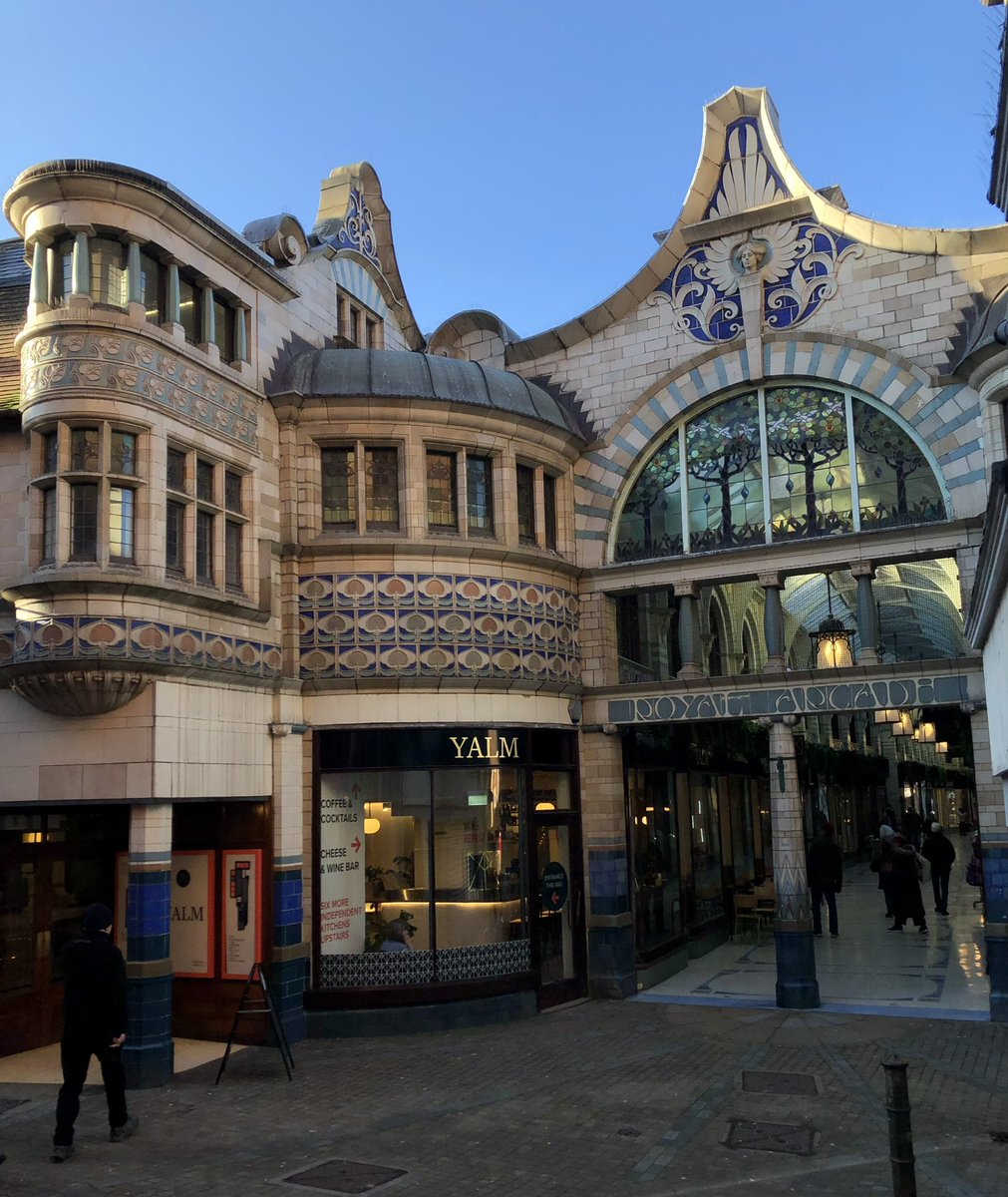 mutley7781's tweet image. 👀 Royal Arcade #Norwich #Norfolk
Designed by #GeorgeSkipper - 1899

“A spectacular display of English #ArtsandCraft, in spirit though not in form, nearest to Continental #ArtNouveau” - @YalePevsner 

Decoration by W J Neatby, made by #Doulton.

#FabulousFaience4Friday