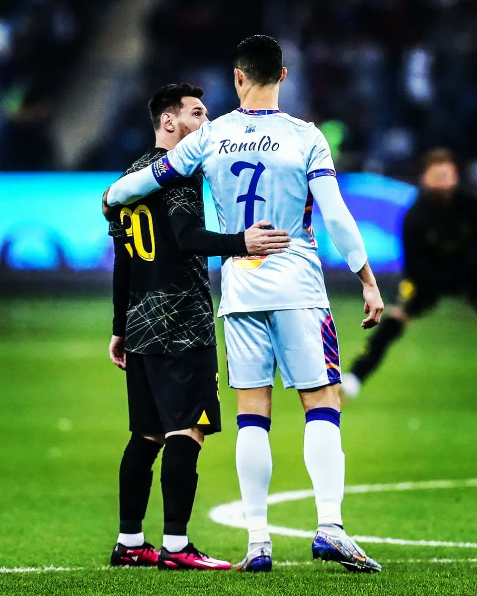 AshutoshV07's tweet photo. Two goats together ❤ but last time 😭😭 #CristianoRonaldo #leomessi #Messi𓃵 #LastDance #twogoats #goats #PSGRiyadhSeasonTeam #AlNassr https://t.co/ihhT9r5gQ4