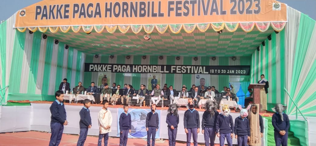 wti_org_india's tweet photo. The #PakkePagaHornbillFestival is an amalgamation of heritage, culture and conservation. Day 3 with #ArunachalPradesh Forest Minister @NatungMama watching school children performing our skit.
#WTIatWork with #communities and governments , 25 years in service of #Nature https://t.co/XrDuyLAlRr