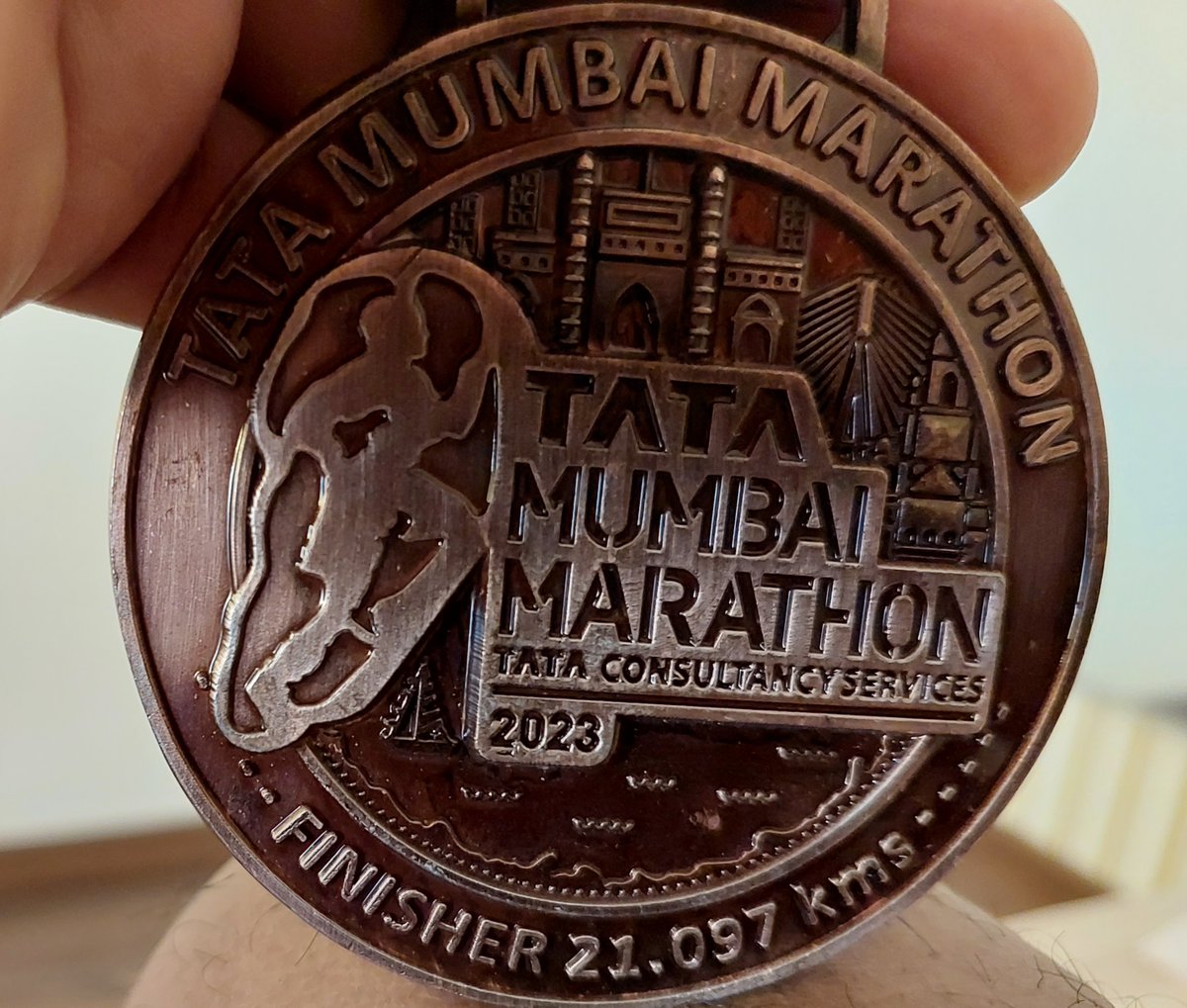 KyndrylIndia's tweet photo. Kudos to our Kyndryls, who recently participated in @TataMumMarathon. Each one was rewarded with a lovely finisher medal.

They truly live by the motto “In for an inch, In for a mile, In for Progress.”
#TheHeartOfProgress #WeAreKyndryl #TMM2023 https://t.co/qnhpAXx6fj