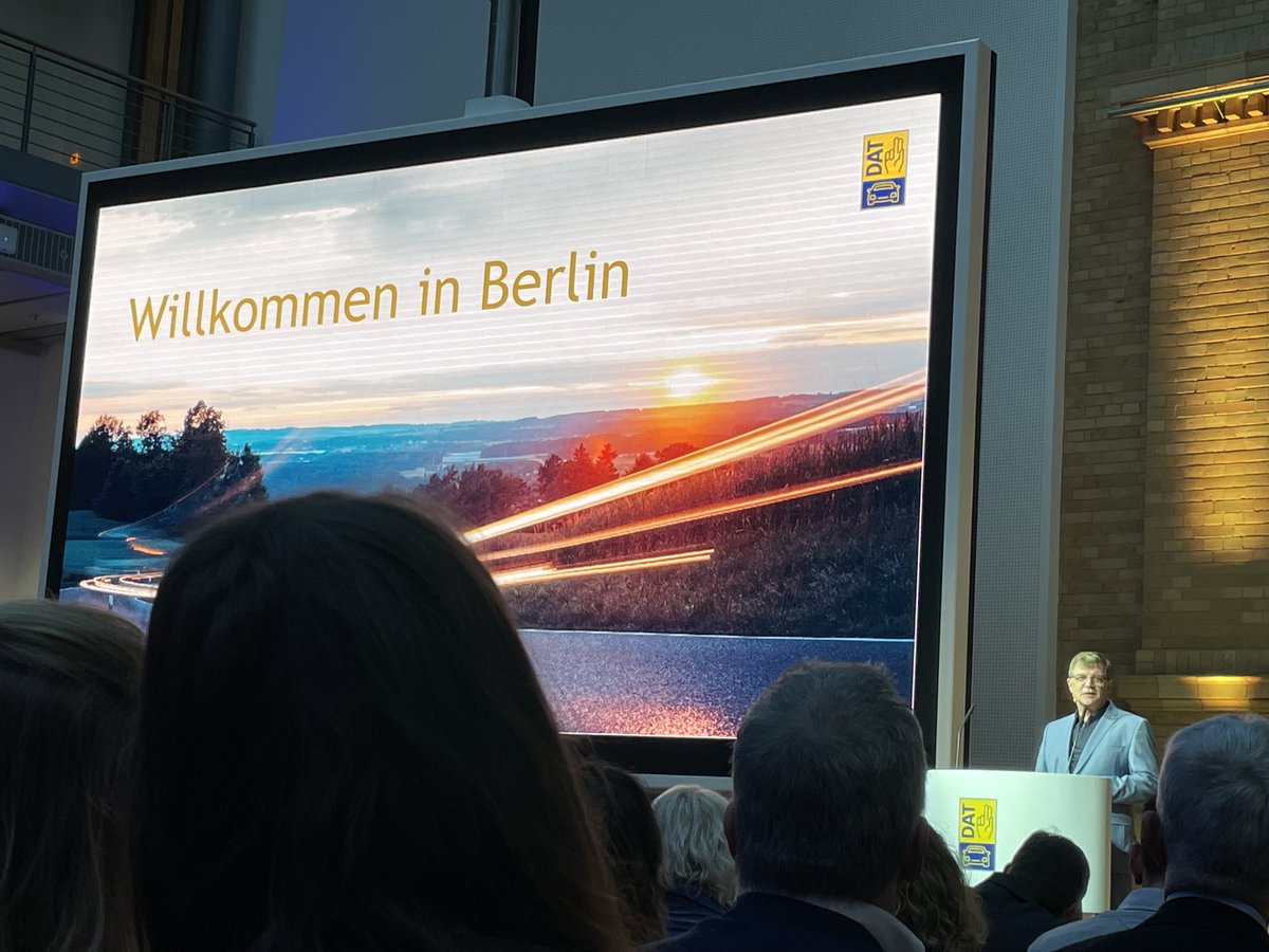 bisson_de1's tweet photo. Gestern waren wir für die Präsentation des DAT-Report in Berlin. Zu dem wir von der DAT eingeladen wurden. Es war ein super spannender und interessanter Abend.
Vielen Dank nochmal an dieser Stelle an die DAT.

#expertpartner #berlin #datreport #bisson #speyer #gutachter #onrex https://t.co/U4uUGCq4i2