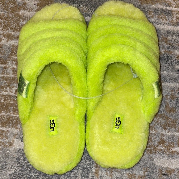 TALY880's tweet photo. So good I had to share! Check out all the items I'm loving on @Poshmarkapp #poshmark #fashion #style #shopmycloset #ugg #marcnewyourk #tahari: https://t.co/Lp4LpTD5ND https://t.co/SfGm54PpOv