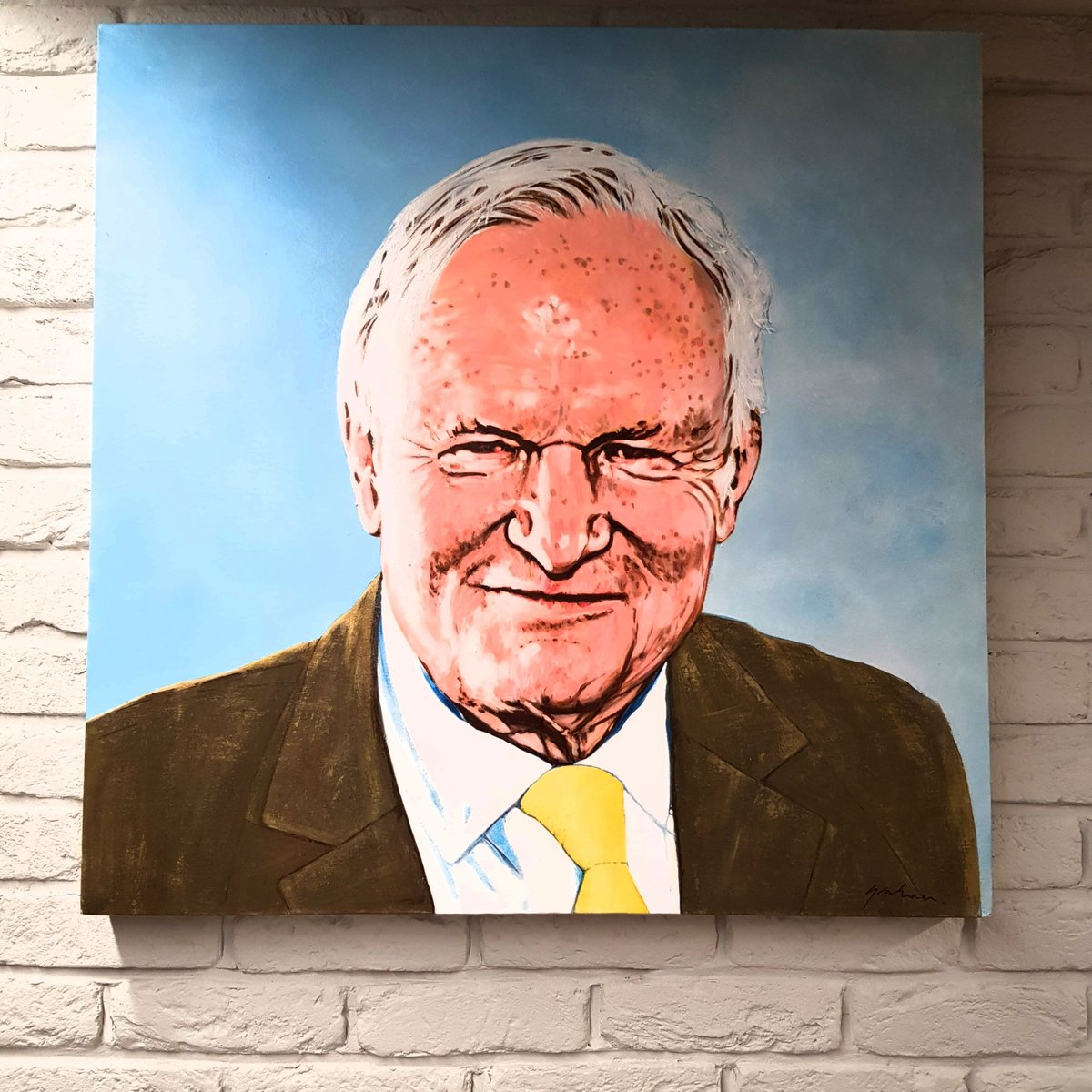 Bruntwood_UK's tweet image. Yesterday Graham Hudson visited Union, our HQ in Manchester, to see his recent portrait of the late Mike Oglesby — Bruntwood founder and originator of the Oglesby Charitable Trust.

Graham, a volunteer with @MustardTreeMCR, created the piece to commemorate Mike's passing in 2019.