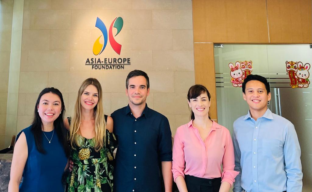 aseforg's tweet photo. We're always happy for #ASEF Alumni to visit us!
Yesterday @asefedu welcomed Michal Brichta ๐ธ๐ฐ
@MichalBrichta has been engaged with our work since 2017: #ModelASEM8 ๐ฒ๐ฒ Model ASEM Spin-off Singapore ๐ธ๐ฌ Model ASEM Spin-off Bratislava ๐ธ๐ฐ #ASEFPDT6 ๐ฆ๐น
#ASEF25 #ASEFEducation https://t.co/dHRsuOfGqm