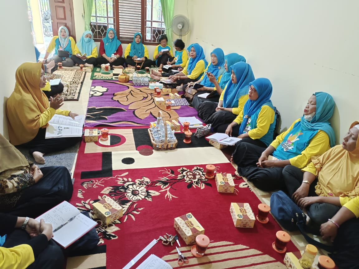 chity_key69's tweet image. Literasi Kesehatan RDS dalam Pertemuan Kader Posyandu Sumber Waras Desa Jatibarang Lor di🏠 bu Lurah
Narsum: ibu Noviyanti (puskesmas)
Jum'at, 20/ JAN /2023

@Agus2Prihanto
@AkhmadYunus12
@TOTOPRANOTO9

#TPPJatibarangBrebes
#PencegahanStunting
#RumahDesaSehat
#KPM
#JatibarangLor
