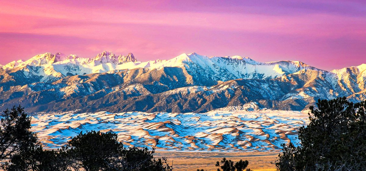 rkalia25's tweet photo. Great Sand Dunes National Park after yesterday's storm @Colorado #cowx https://t.co/zTg09m9mnj