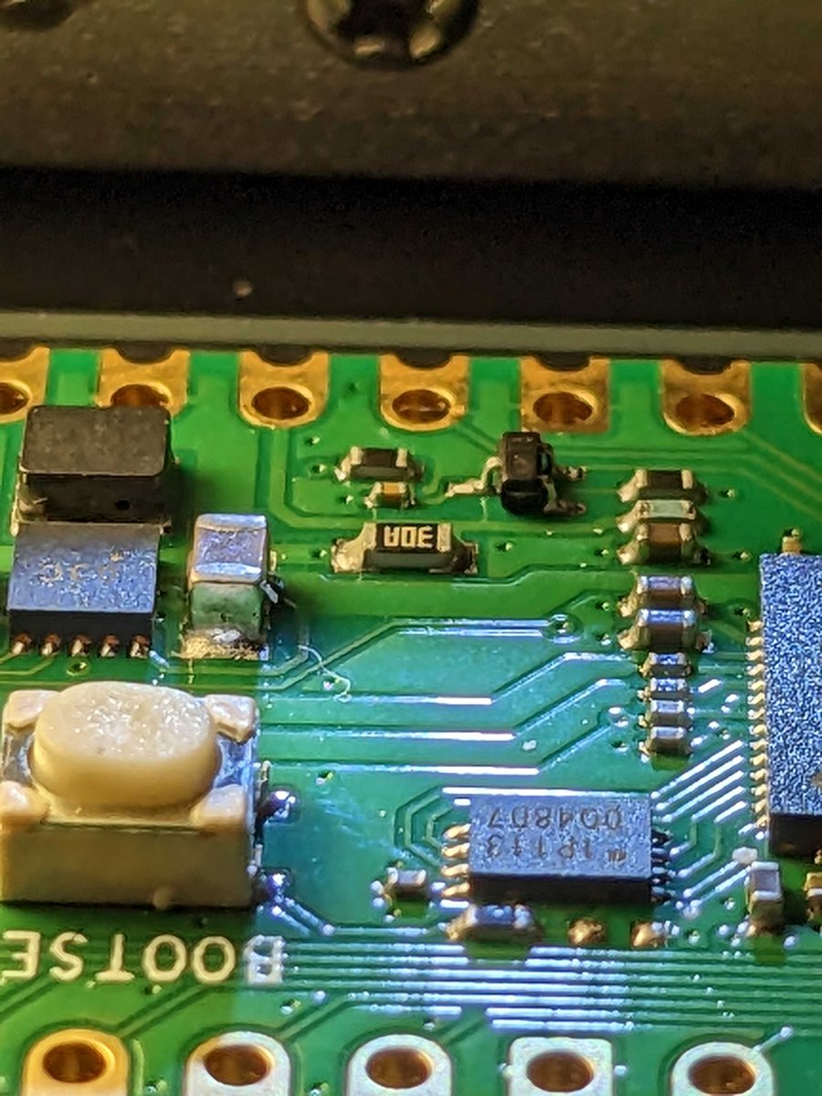RustyOneTwo's tweet image. 1x, 7x, 160x, and 400x magnification of a single component on a rpi pico. #microscopy #electronics
