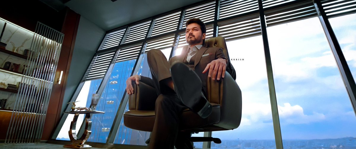 AsjadAhmd's tweet photo. Summa oru oru tweet lead ndu Potten . Adhuku evlo reply ya.

The lead  is #bossreturns #Varisu.

Source - booking online portal! And theatres show time allocation. https://t.co/DxMCR4K1yh