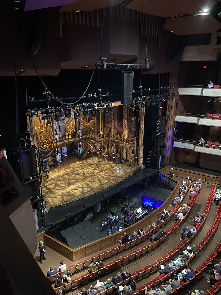 Majestic_Klutz's tweet photo. I’ve waited for this for years…@HamiltonMusical #hamiltontour #angelicatour #strazcenter #tampaFL https://t.co/OeKCpQJxxJ