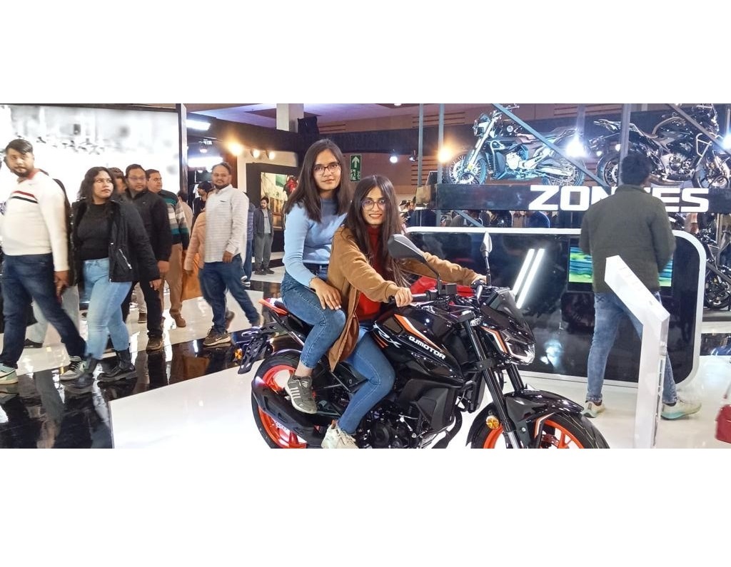 KCCinstitutes's tweet photo. Students of KCC Institutes visited Auto Expo 2023 to experience the thrill and excitement of the new cars and bikes being launched.

#kcc #kccinstitutes #kcciilhe #kccitm #ggsipu #ipuniversity #aktu #bba #bca #bajmc #bcomh #btech #greaternoida #mba #bballb #ballb #mtech https://t.co/wGrlfNSjXS