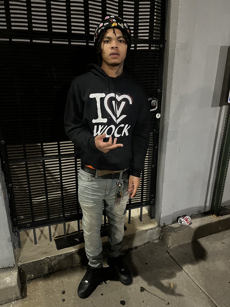 _ronchapo's tweet photo. It’s gone be a long ride tell em buckle up 🩸6️⃣  #GMC8 #Freebronem #Blo4Rio https://t.co/RCvuh8K7Tq