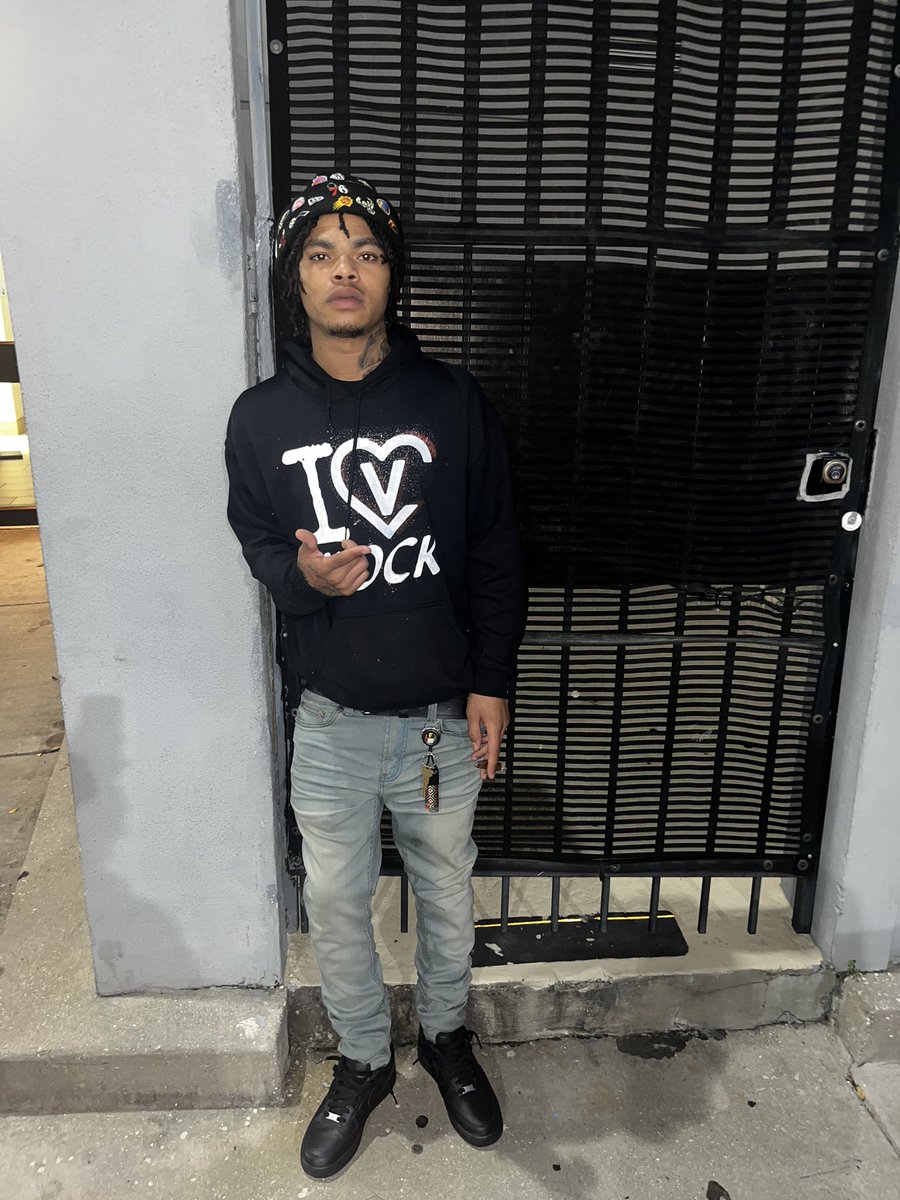 _ronchapo's tweet photo. It’s gone be a long ride tell em buckle up 🩸6️⃣  #GMC8 #Freebronem #Blo4Rio https://t.co/RCvuh8K7Tq