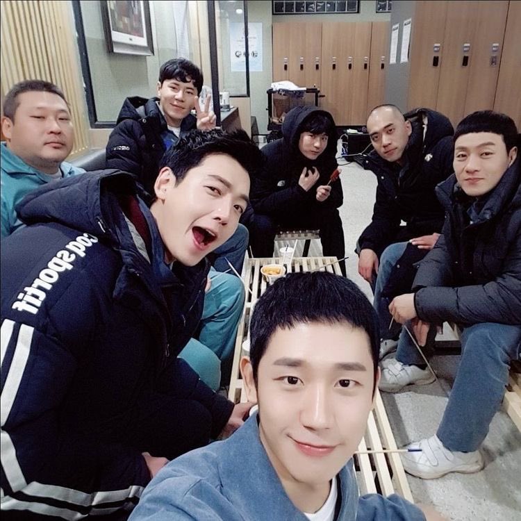 midowafalasoul's tweet photo. ...might as well add the Wise Life Series and call it SHINLEE CINEMATIC UNIVERSE x GAME CATERERS! 🥺❤️

#ShinPD #NaPD #GameCaterers #ReplySeries #WiseLifeSeries  #Reply1997 #Reply1994 #Reply1988 #PrisonPlaybook #HospitalPlaylist https://t.co/tbASUewXwO