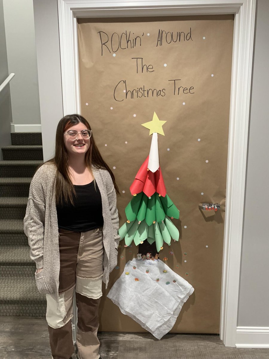 RHLSD_Colts's tweet photo. Huge shout out to one of our student interns, Selena Sullivan, for all of her hard work helping out at Southeastern Ohio Counseling Center over this holiday season! 🎄#GoColtsRH https://t.co/NzEIzv6sU1