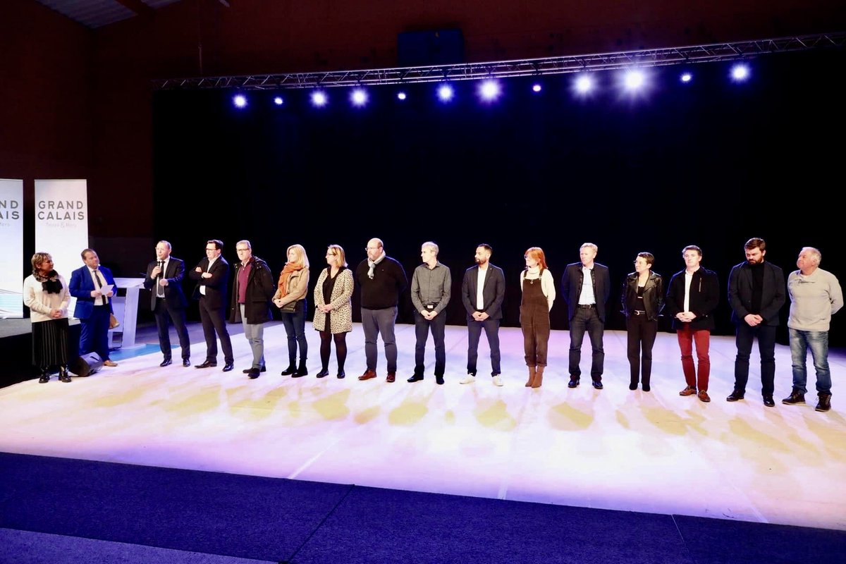 ⁦@poleemploi_HDF⁩ #Calais et les #Partenaires mis à l’honneur par Mme ⁦<a href="/NatachaBouchart/">Natacha BOUCHART</a>⁩ lors de la cérémonie des vœux ⁦<a href="/Prefet62/">Préfet Pas-de-Calais 🇫🇷🇪🇺</a>⁩ ⁦<a href="/calaisport/">Port de Calais</a>⁩ ⁦<a href="/CalaisOfficiel/">Calais Officiel</a>⁩ ⁦<a href="/DeprezVeroniqu1/">Veronique Deprez</a>⁩ ⁦@FredericDanel⁩ ⁦<a href="/ThierryDanhiez/">Thierry DANHIEZ</a>⁩