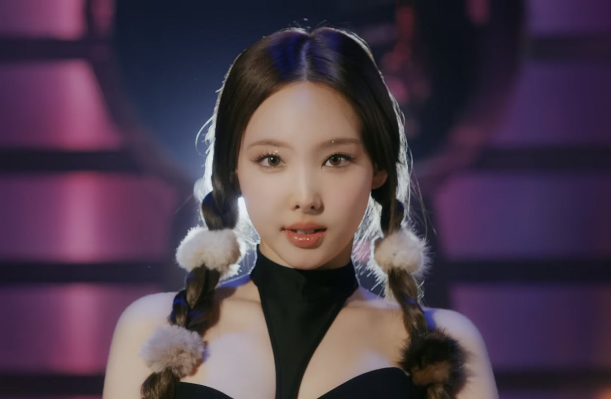 sanayeonfeed's tweet photo. #SANAYEON IN MOONLIGHT SUNRISE #TWICE @JYPETWICE https://t.co/Zxc95mQrxF