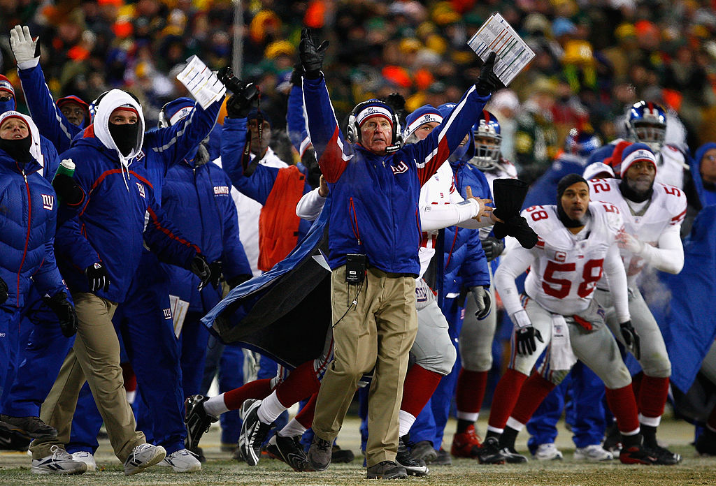 ESPNInsights's tweet photo. 15 years ago today in the 2007 NFC Championship Game, the visiting New York Giants defeated the Green Bay Packers in overtime to send them to the Super Bowl, where they would go on to play the ultimate spoiler to the 16-0 Patriots. https://t.co/vh0lnoNcNg