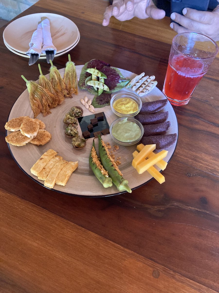 CoachFishINDIA's tweet image. Found an amazing Farm to Table organic farm and restaurant 5 km from our Academy in Mahabalipuram, India. India has it all!