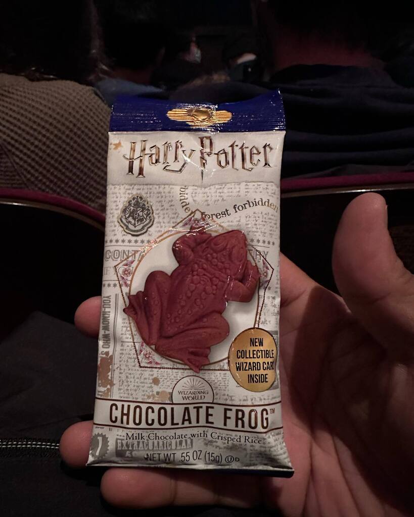 writeramesh's tweet photo. The 4 stages of a #chocolatefrog at the #harrypotter #broadway show. The 4th one obvious is once it’s eaten up!!! https://t.co/2uHH67uEis https://t.co/auKFIMJS6r