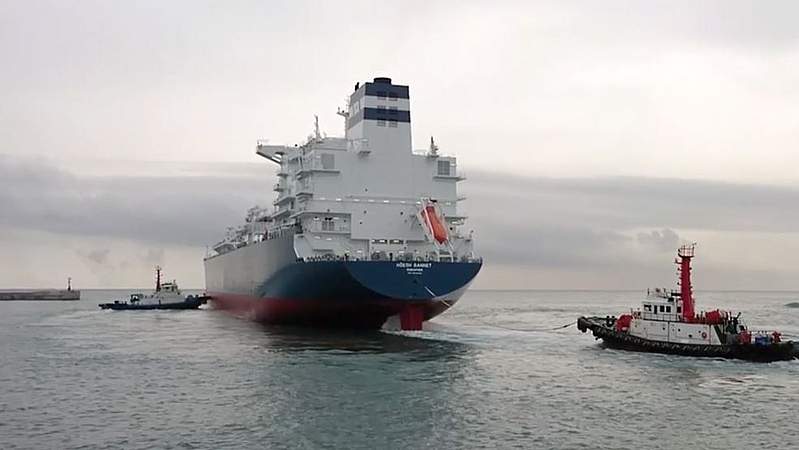 Die Höegh #Gannet hat #Brunsbüttel erreicht. Politprominenz wird das schwimmende #LNG-Terminal am Vormittag offiziell in Empfang nehmen. Alle Informationen im Liveticker: boyens-medien.de/artikel/lokale…