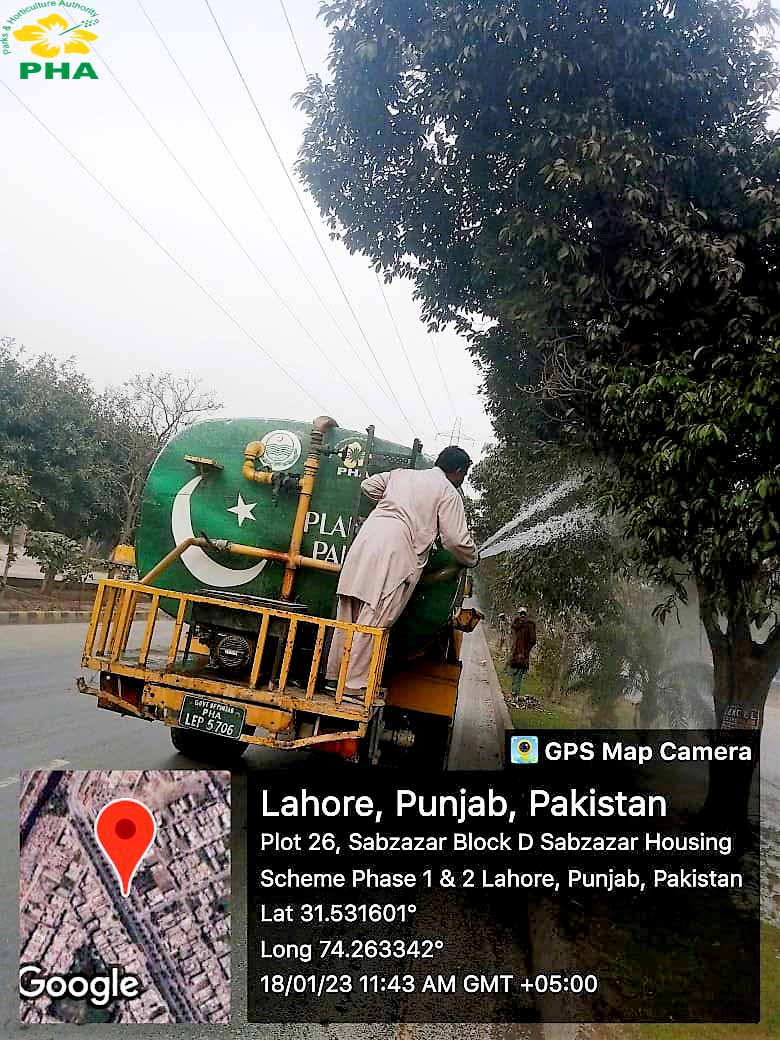 PhaLhr's tweet photo. فضائی آلودگی اور سموگ کے خاتمہ کے لیے پی ایچ اے کی واٹر ٹینک گاڑی فیروز پور روڈ , ستارہ کالونی ، سبزہ زاراور جوہر ٹاون کے مختلف علاقوں کی گرین بیلٹس ، درختوں اور پودوں کو واش کررہی ہے۔
#Treewashing
#Plants
#Parks
#Lahore https://t.co/kGPg5QWsaV