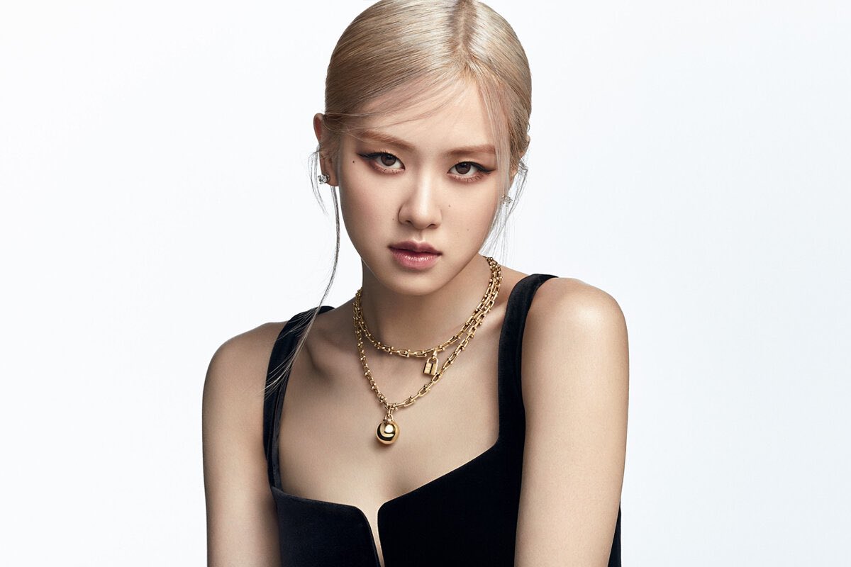 PopBase's tweet photo. Tiffany &amp; Co hardwear collection has doubled in sales as BLACKPINK's Rosé has been made the face of the line, CNBC reports. https://t.co/7TyciwJb2K