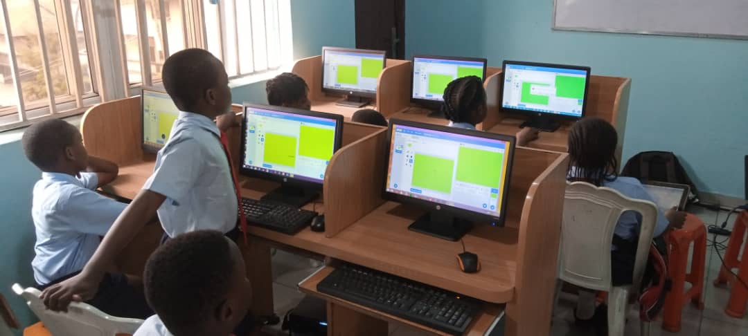 etukanietie's tweet image. We, #teencoders, had fun yesterday at Maria Montessori after #school #code club, creating the 2D Computer game with the #kids.