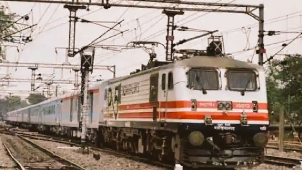DeepakS45098715's tweet photo. Since 2019 we aspirants are waiting for new railway recruitment but now we will not wait any longer. Notify new vacancy this month✌ #RailwayNewBhartiDo @RailMinIndia @AshwiniVaishnaw https://t.co/1vEyijEpNw
