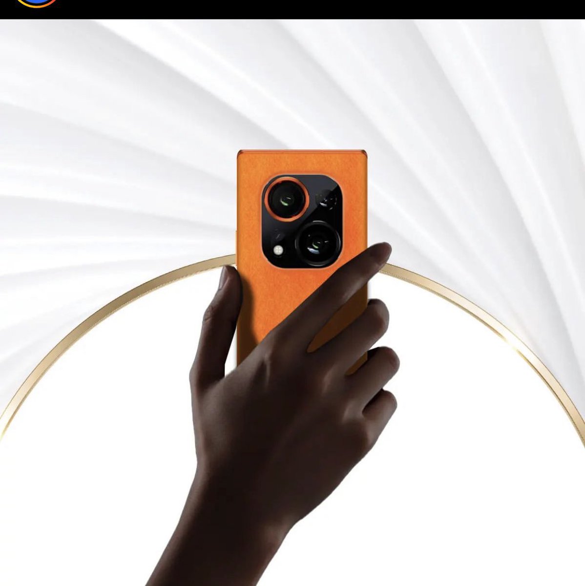 BigGia_69's tweet photo. Who wants this phone?? Give me 500rts and 300comments I will buy it for one person either from the CS or Rts Section Oya let’s go.

BELLA X TECNO
BELLA X TECNO
 #PHANTOMX2Launch https://t.co/dN8tUXNvOh