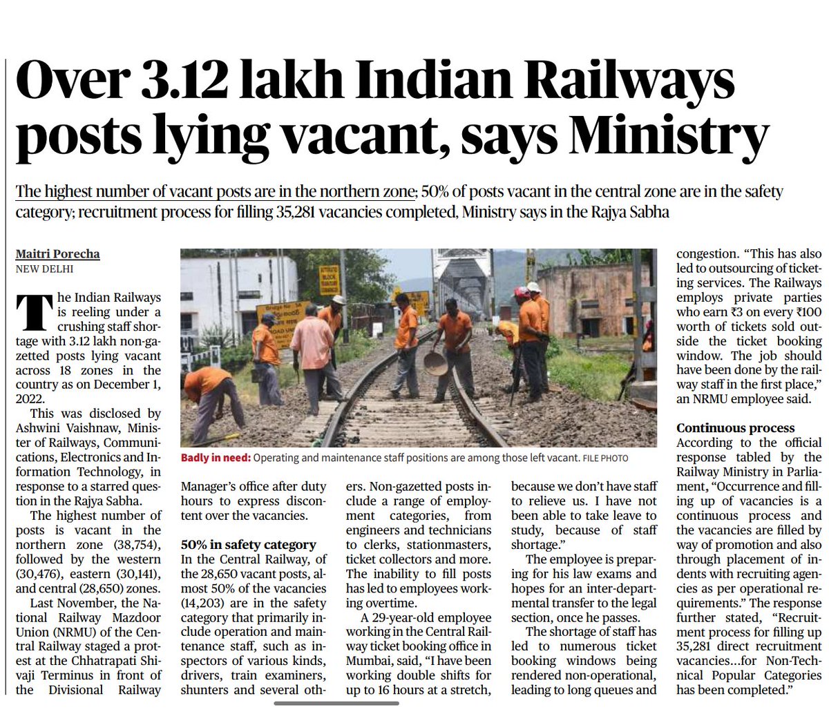 SHIVAMK43278241's tweet photo. It's been almost 6 years since last RRB call form has done, we students are preparing for Railway exams from past 3-4 years what can we do now, We want new bharti of Railway department #RailwayNewBhartiDo @RailMinIndia
@narendramodi @PMOIndia https://t.co/mXsNy1T3Z9