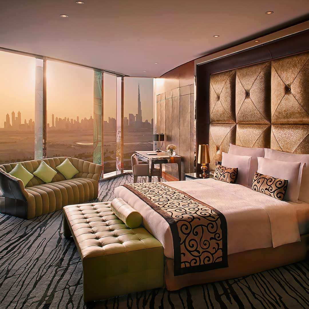 ما الذي يمكن أن يكون أفضل من مكان فاخر تهرب إليه؟ لكن بالطبع مع إطلالات جميلة!

 مع عرض "Stay With The View" من فندق الميدان، احصل على تذاكر مجانية إلى ذا فيو آت ذا بالم خارج ساعات الذروة!

 تواصل معنا للحجز اليوم ابتداءً من 749 درهم إماراتي.
 
StayWithTheView #MeydanHotel#