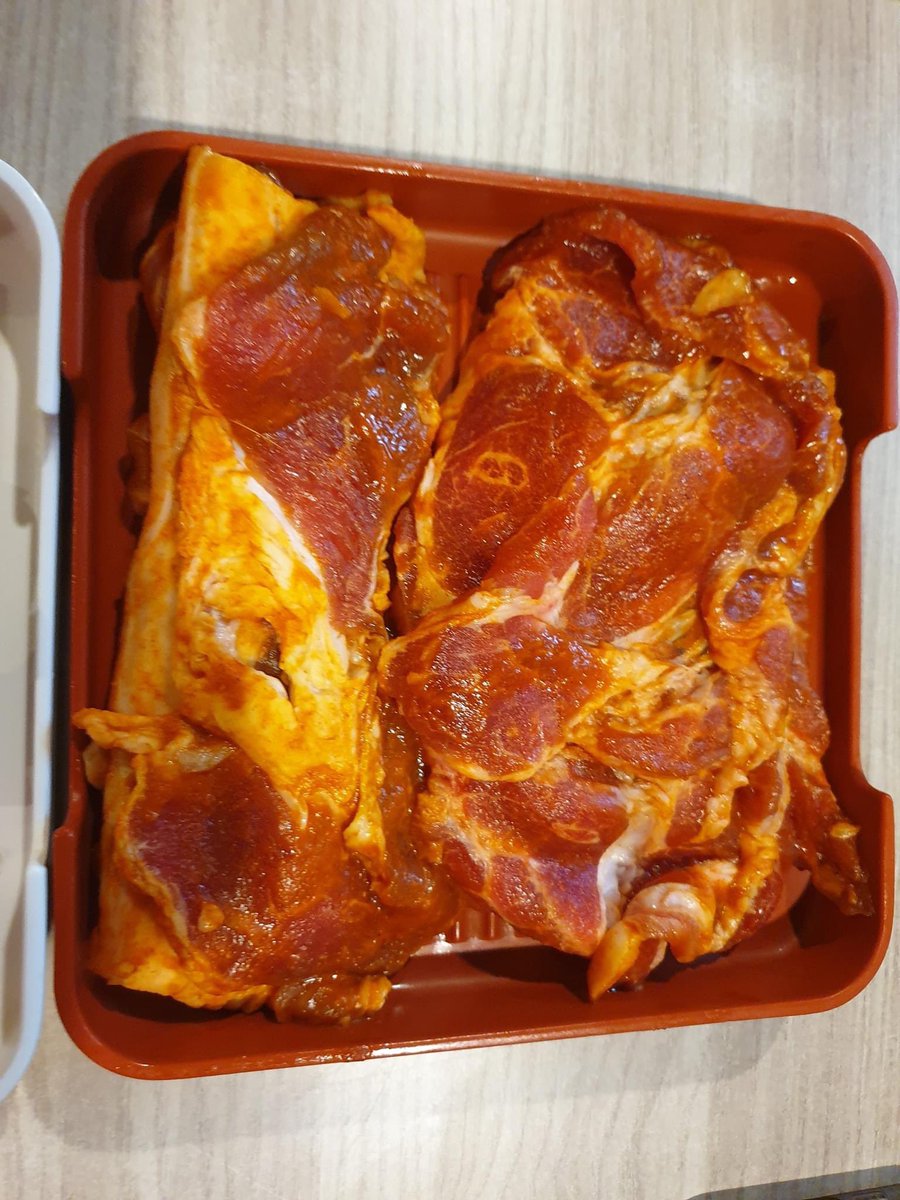 twoajumma's tweet photo. ควัง ฮัน รู ร้านปิ้งย่างสไตล์เกาหลี ตั้งอยู่ใน Korea Town อโศก เดินทางสะดวก ลง bts อโศก เป็นร้านบุฟเฟต์ราคาไม่แพง 300++ บาท อร่อยมาก ทุกคน มันดีมาก ปิ้งย่างมาแบบจุกๆ ใครสายนี้ ห้ามพลาด ร้านนี้ บอกเลย @aroii https://t.co/oa42Jjdtr2
