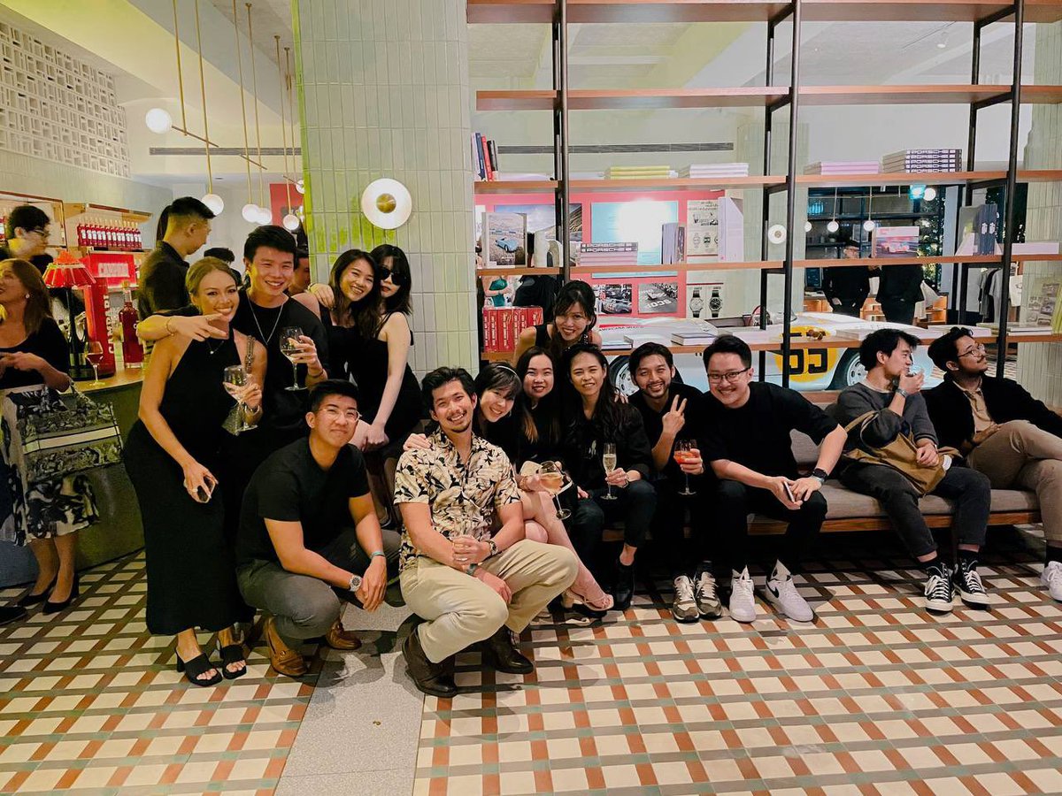 Wednesday: pre-drinks with <a href="/zyane_eth/">Zyane ⛩️🇸🇬</a> 🥂 followed by the Curvistan Legends event by <a href="/MandalaClub_SG/">Mandalaverse</a> x <a href="/Porsche/">Porsche</a> ✨🏎️!! Thanks for the invite <a href="/Chewtoro/">Chewtoro</a>, you’ve been missed!! 💛