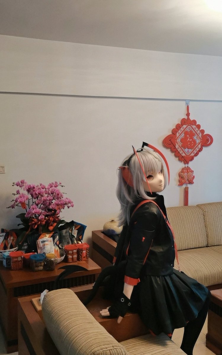 kerneldoge's tweet image. “炎国的新年？真是悠哉呢，我们雇佣兵哪有什么节日可谈…算了，难得休息一下也不是坏事”

（过年了，手头的事终于可以放放咯
#kigurumi #明日方舟