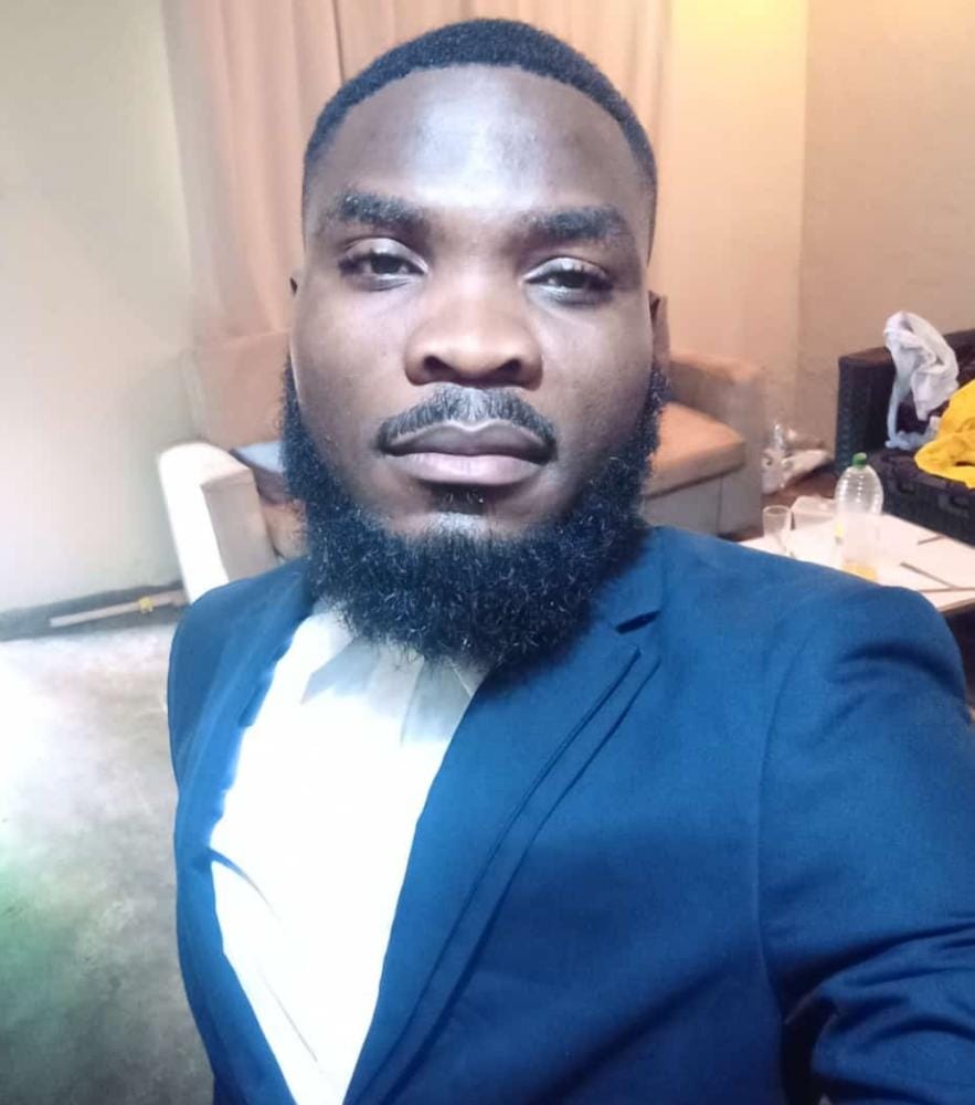 pkhobwe's tweet photo. A gentleman on Friday https://t.co/n975Ld0N01
