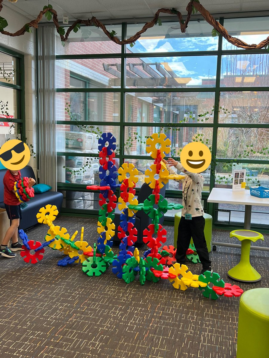 MrsPhillipsLMS's tweet image. Oversized brain flakes for the win in all grade levels! #makerspace