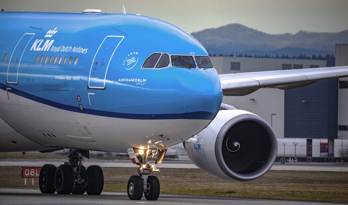 Kent_YVR's tweet photo. Details 😎 @KLM @Airbus #A330 arrival @yvrairport. #yvrspotters #avgeek #Vancouver #PHAOB https://t.co/IlSQ59O5wU