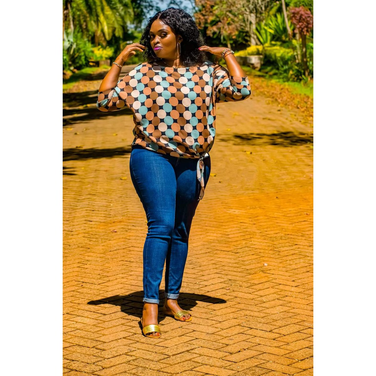 Good morning, Tukaribishe Weekend in style 💪
Uratwamukira kuuma mwena uriku?
Araniria nanii Julie Kamau Wa Christopher 
#KengaKengaFridayEdition
<a href="/MuorotoFM/">Muoroto FM</a> FM  98.1 FM.