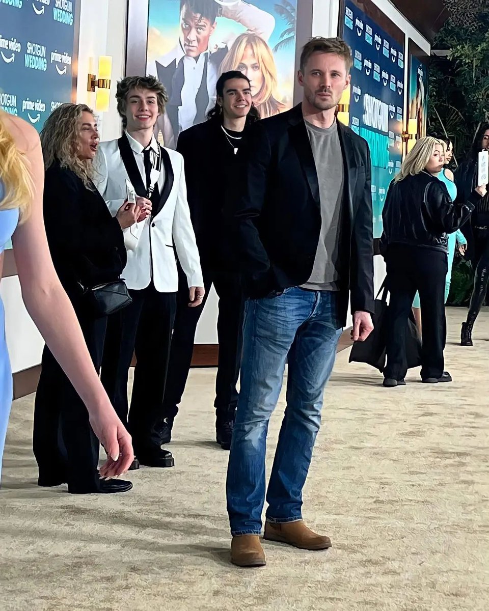 BradleyAndColin's tweet photo. NEW >>> #BradleyJames à la première du film "Shotgun Wedding" à Los Angeles !

Source => https://t.co/4rIRQ78k7X

Actu VF => https://t.co/xuCgMIVkAi https://t.co/1NZpwTitEH