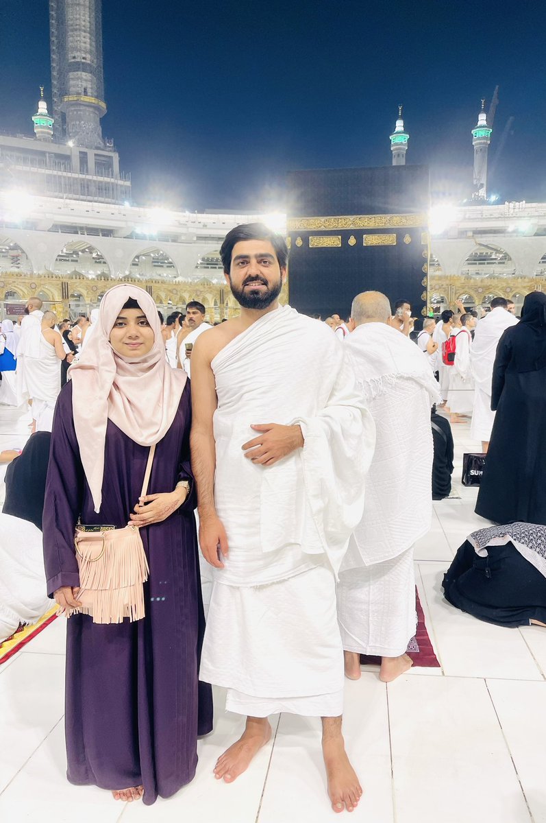 theasifshahzad's tweet photo. حرم کا سفر، with ہمسفر ❤️

#Tansif https://t.co/5LF5mlMfm6