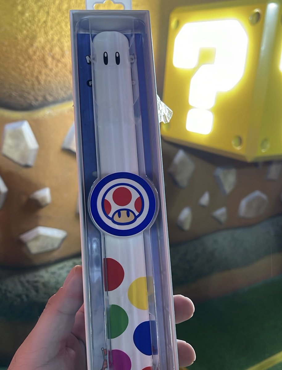 knugz's tweet photo. Super Nintendo World https://t.co/CGFcw6Spcg