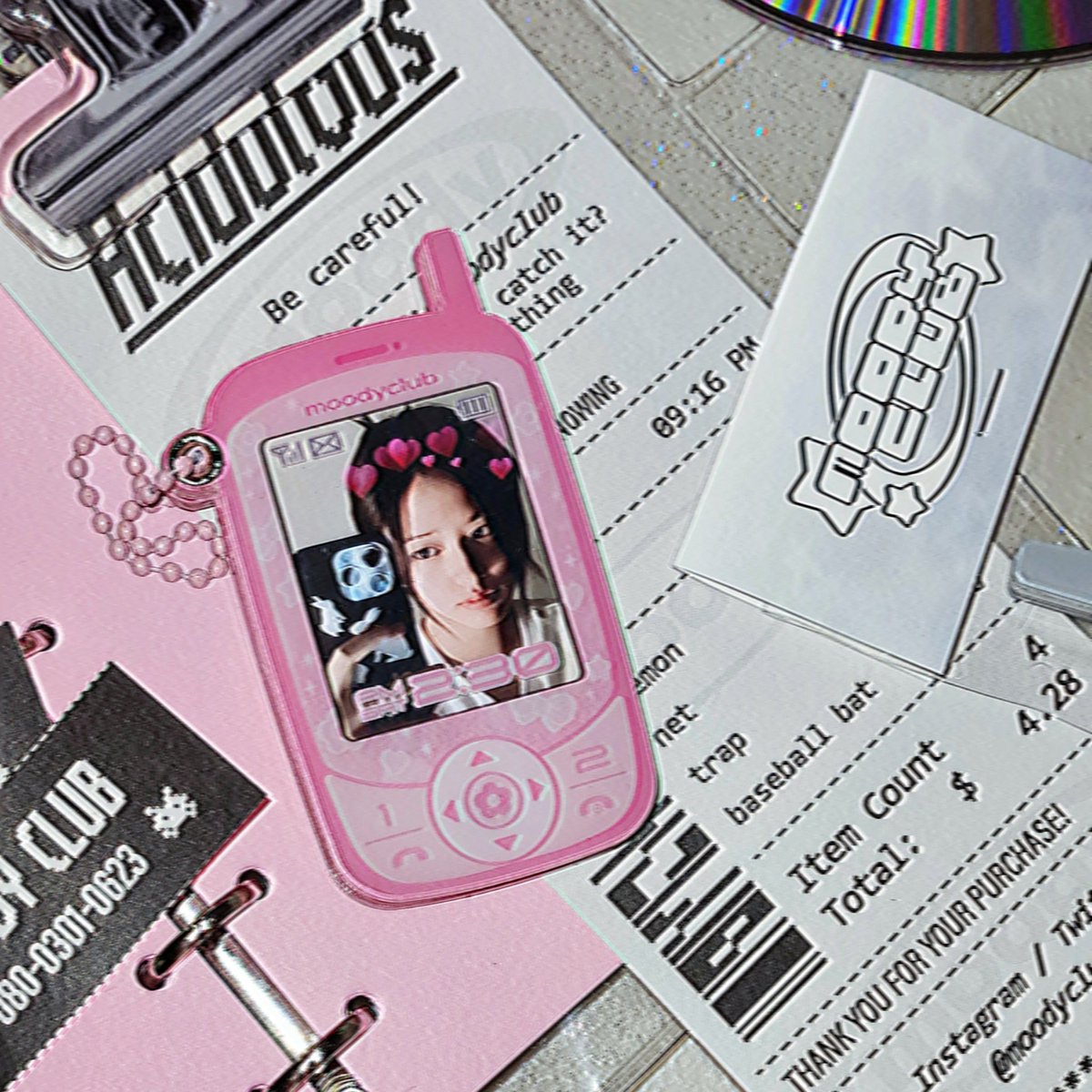 moodyclu_b's tweet photo. #RT 이벤트
추첨 두분께 신상 홀더를 보내드립니다♡⍤⃝♡

°₊·ˈ 𝚖𝚘𝚘𝚍𝚢𝚌𝚕𝚞𝚋 °₊·ˈ

오랜 기간 샘플 작업을 했던 신상 증사홀더를 드디어 보여드리네요🥹 이번 마켓은 평소보다 기간이 짧으니 유의해주세요!˗ˋˏ ♡ ˎˊ˗

‣ 20일 7PM ~ 22일 11:59PM
‣ https://t.co/YQapMSpJ82 https://t.co/S7NkyR7k9g