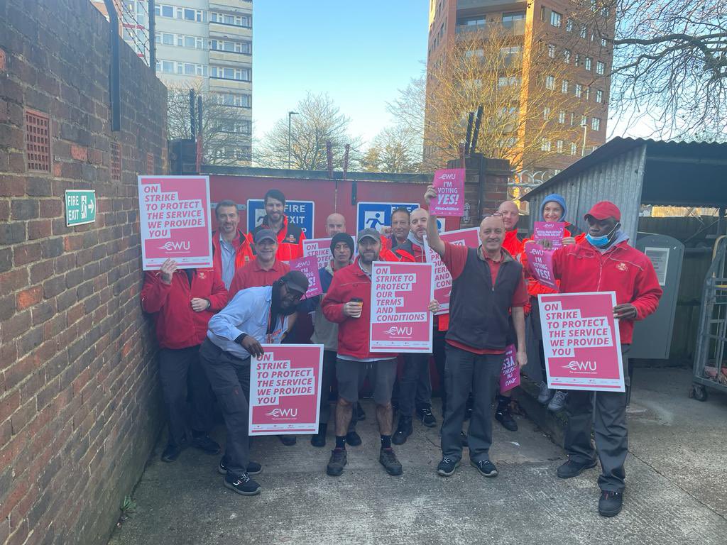 CWUnews's tweet photo. Royal Mail Group think our members are tired. They think they’ve given up. They think they’ll turn us over in the ballot. 

No. That. Is. Not. Happening. 

Nothing or nobody is taking the postal workers. 

#WeAreStillHere #VoteYes https://t.co/dQwsEnlOpv