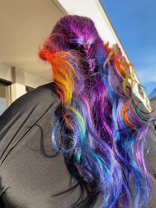 New hair colors!!! https://t.co/DCziNi4mbM<a href="/tag/evil"class="tags"><span>#evil</span></a>