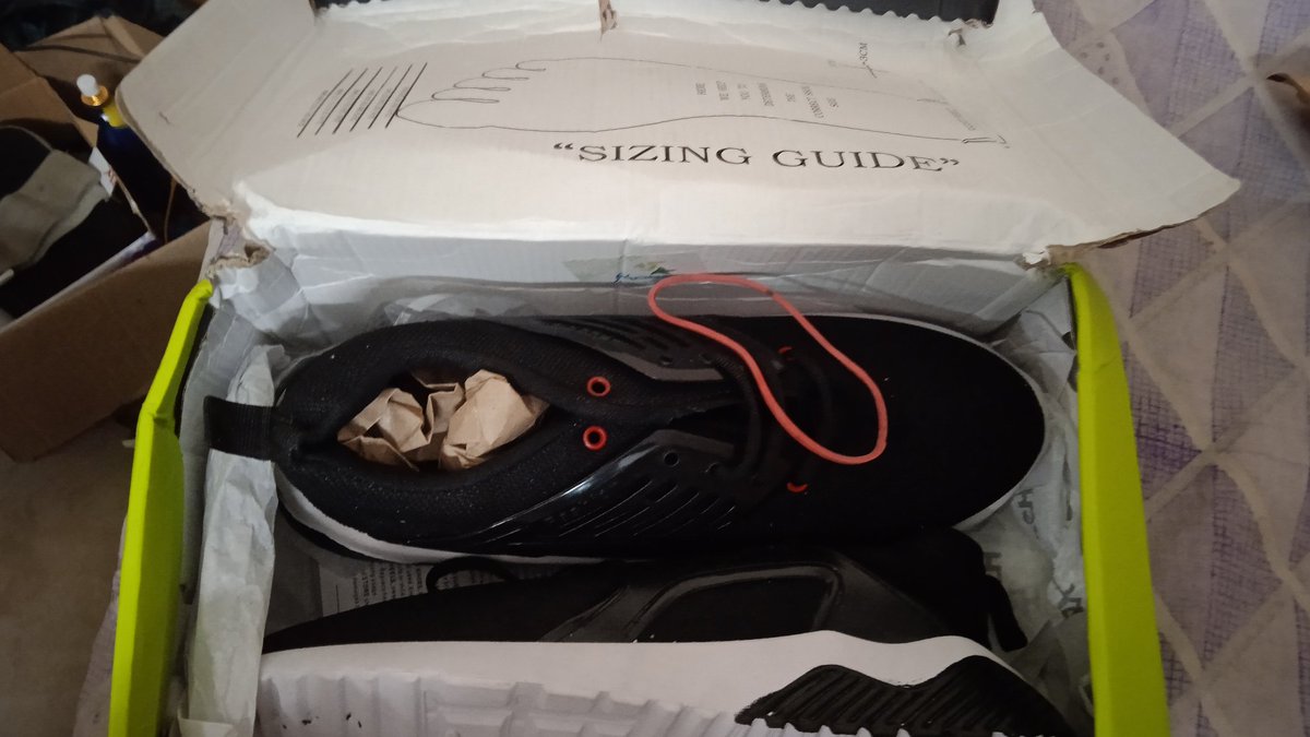 Prasann_Kumar_'s tweet photo. @myntra @MyntraSupport @hrxbrand @iHrithik @nch1915
I have ordered one HRX Shoes from your site...But I received a wrong product...Your Customer care not listening.. It's been 7 days of follow up with customer support...Please solve the issue https://t.co/DSAhi96OGr