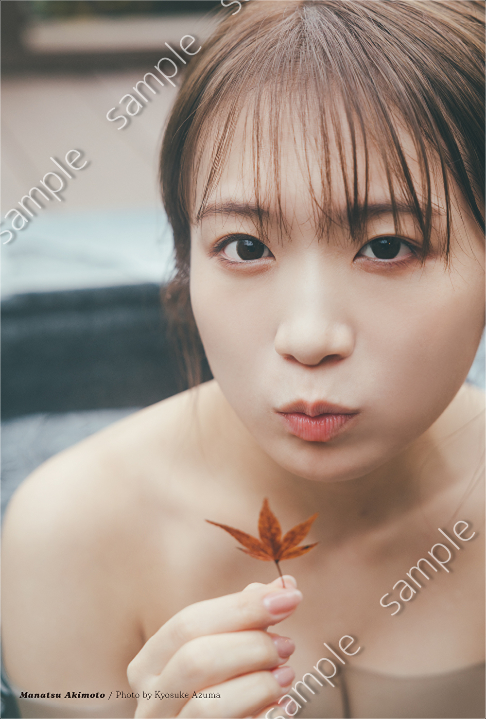 秋元真夏サイン付　乃木坂46　ファースト写真集 乃木坂46秋元真夏、「写真集」1位発進 大胆なランジェリーカット