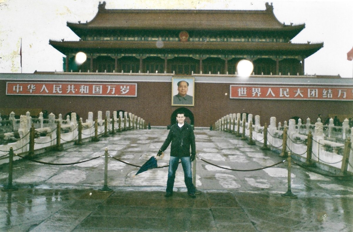 20 years ago next month! Filming on the Great Wall of China was one of those 'pinch yourself' moments. Take me back!
#fbf #flashbackfriday #greatwallofchina #china #thewiggles, #wiggles, #childrensmusic #itsasmallworldafterall