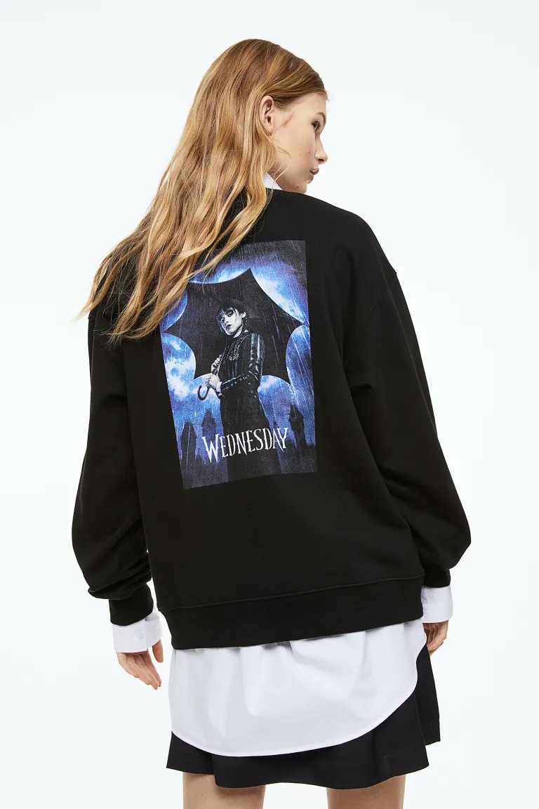 hmphilippines's tweet photo. Care nothing but this ONLINE EXCLUSIVE Wednesday Addams printed sweatshirt. π€ #HMDivided
Explore more of these Wednesday pieces and gothic-inspired looks in H&M online: https://t.co/oz1XOLVGAo
Printed sweatshirt: https://t.co/kkHsMG5cBC https://t.co/QWGwVgdOfy