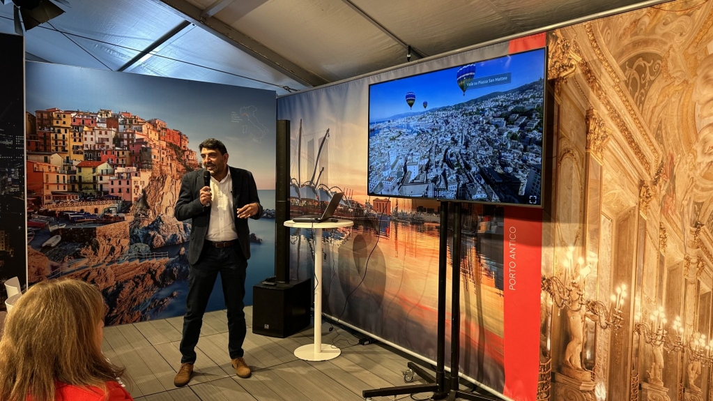 SkylabStudios_'s tweet photo. Il 13 gennaio ad #Alicante, in occasione della partenza della #OceanRace2023 il direttore marketing di #SkylabStudios ha avuto l’occasione di presentare il progetto in #realtàvirtuale "I Cieli di #Genova". Un immersivo virtual tour della città ligure ! https://t.co/2JsfYXOlHI https://t.co/KRyLkg5XsF