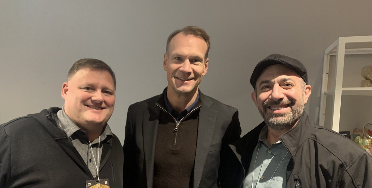 ChristianWinn's tweet image. Big thanks to @KenKalDRW, Nick Lindstrom & Chris “Ozzie” Osgood for hanging between periods here in #Vegas. All super cool guys & a big thrill for us Vegas Media guys from Michigan. #LGRW #DETvsVGK
